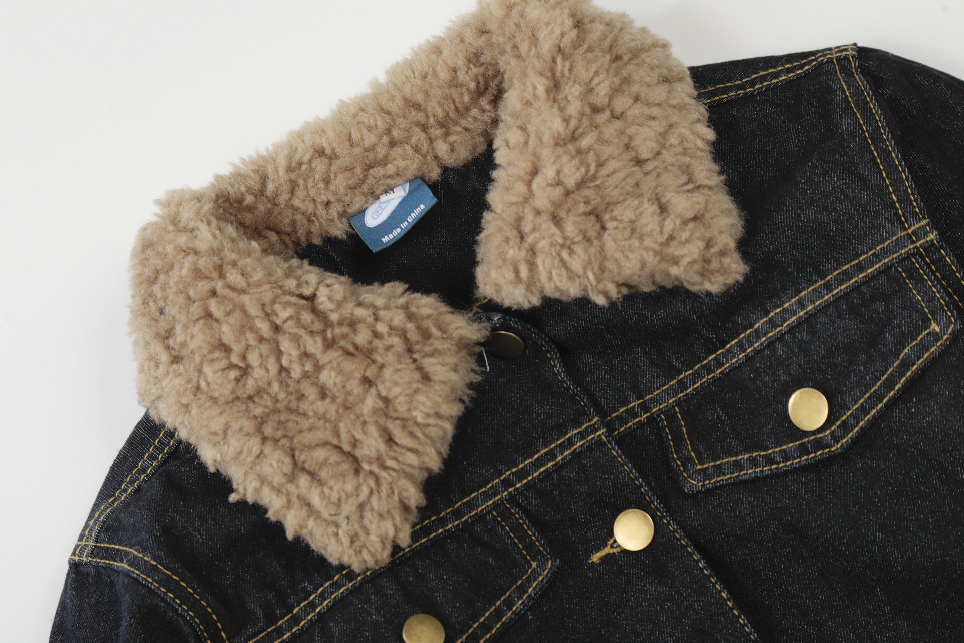 Womens Winter Fleece-Lined Denim Jacket With Washed Lambswool Collar