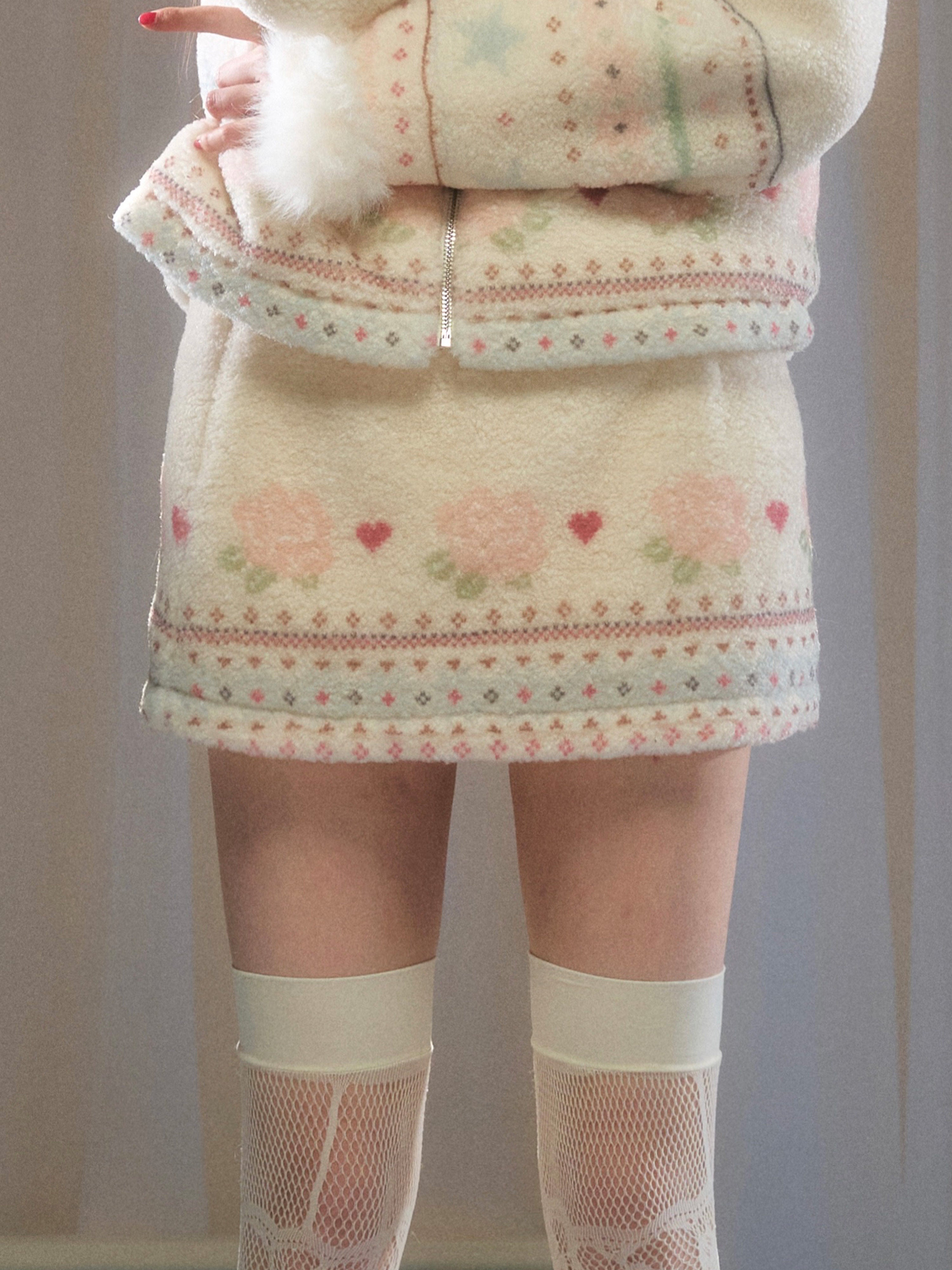 RunRunSweet's original dolphin print plush fur skirt set is a winter padded lambswool coat