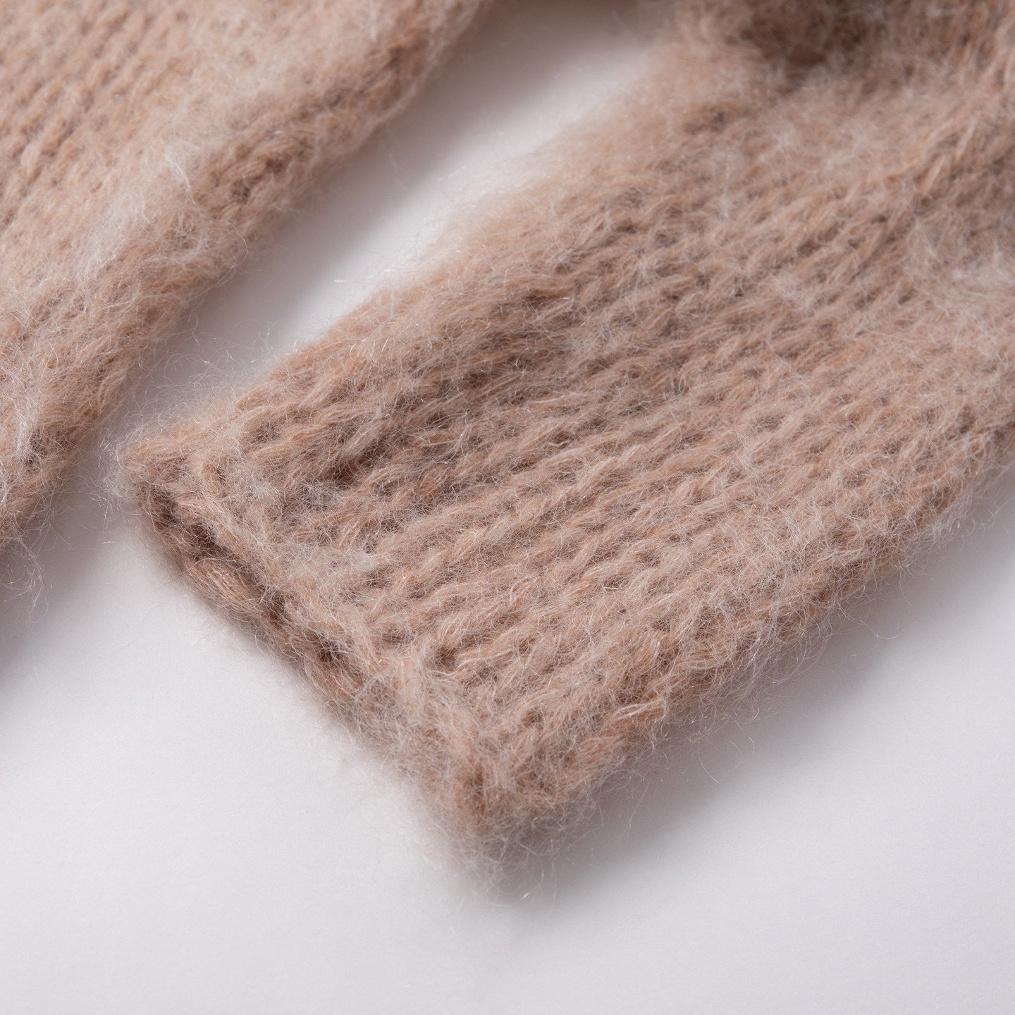 BANGON French gentle sweater 2025 new lazy temperament versatile knitted long-sleeved top for women