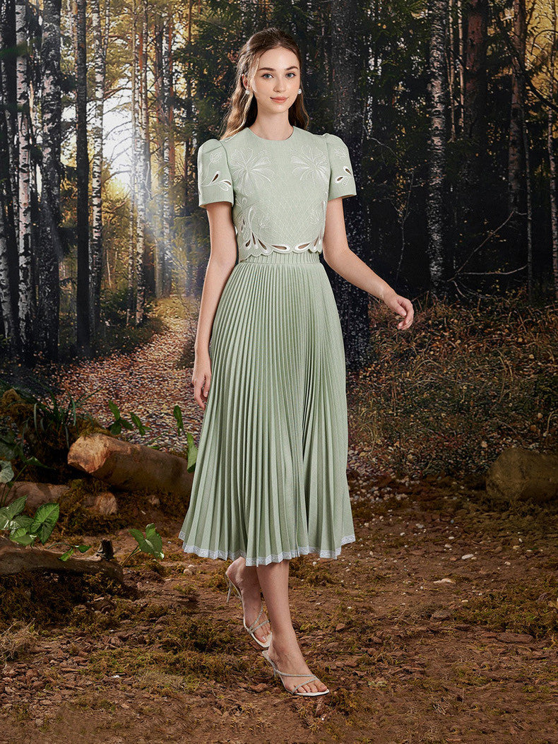 2024 Summer Vietnamese Niche Design Openwork Embroidery Heavy Industry Short Coat, Pleated Pleated Skirt, Fashion Suit Skirt