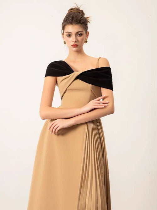 2024 Summer Vietnamese Niche Design Off-the-Shoulder Waist Dress Rich Daughter High-end Exquisite Pleated Long Skirt