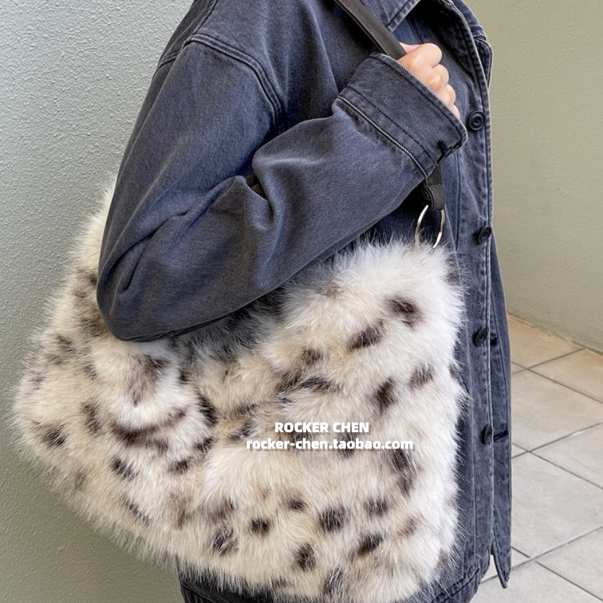 (ROCKER CHEN) fur bag fawn pattern curly winter ring buckle shoulder bag tote bag