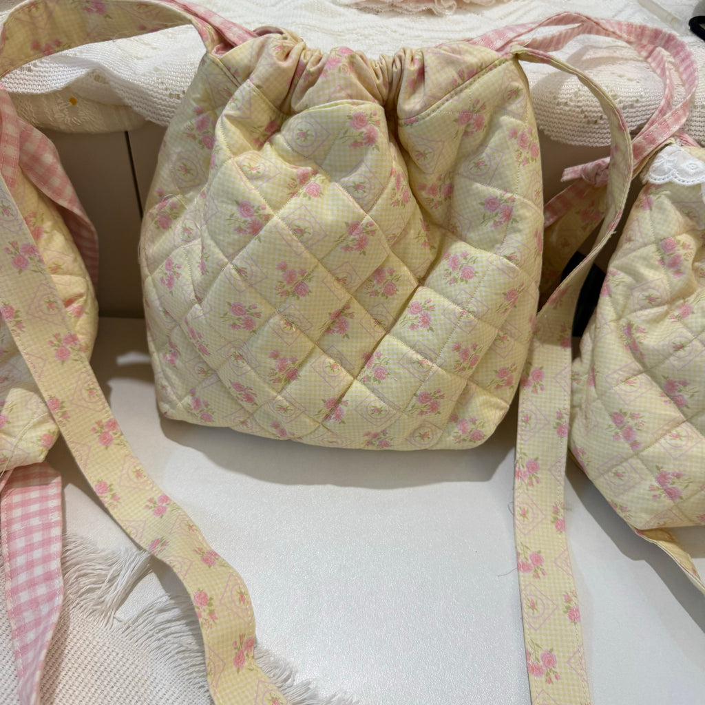 Bibi Bobbin, Korean imported original design, niche design, floral diagonal cross, small bundle bag, cute