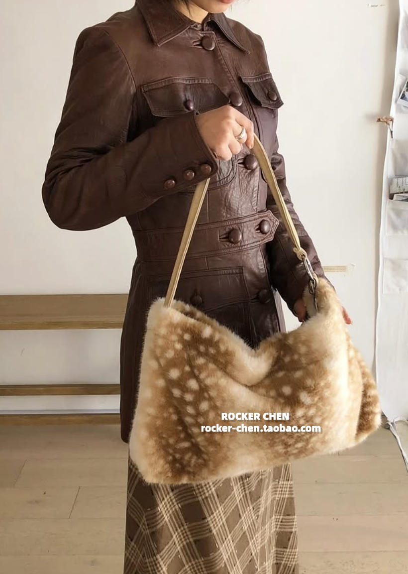 (ROCKER CHEN) fur bag fawn pattern curly winter ring buckle shoulder bag tote bag